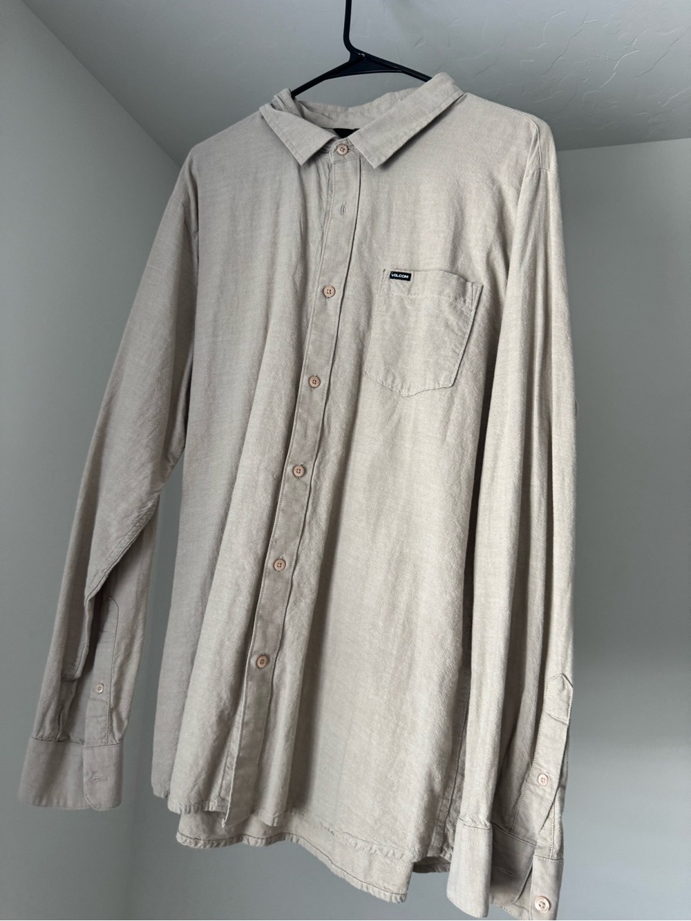 Volcom Men's Beige Button-Down Long Sleeve Shirt